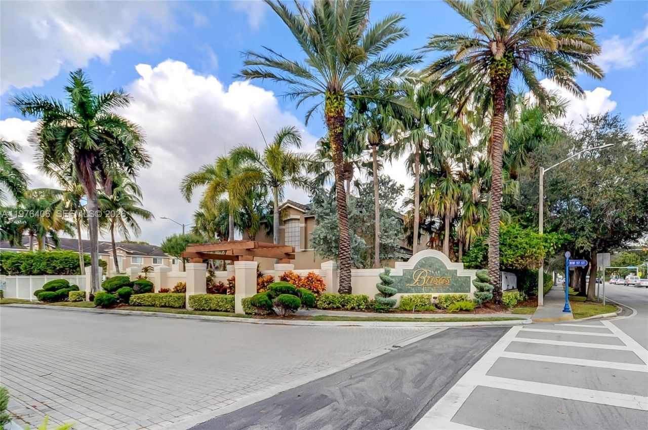 5737 NW 114th Path, Unit 113, Doral, FL 33178 Photo