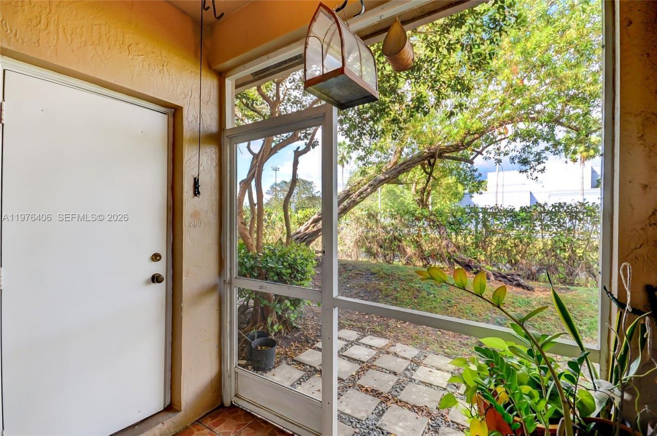 5737 NW 114th Path, Unit 113, Doral, FL 33178 Photo