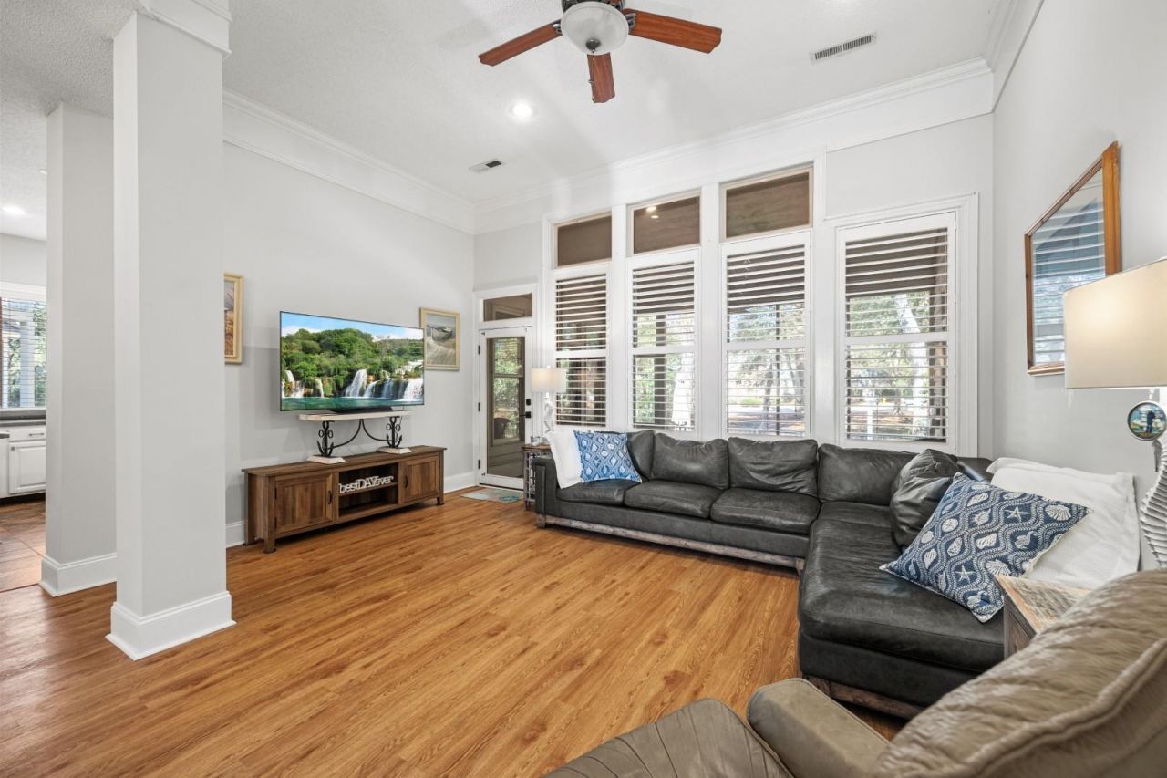 4827 Bucks Bluff Dr. Photo 7