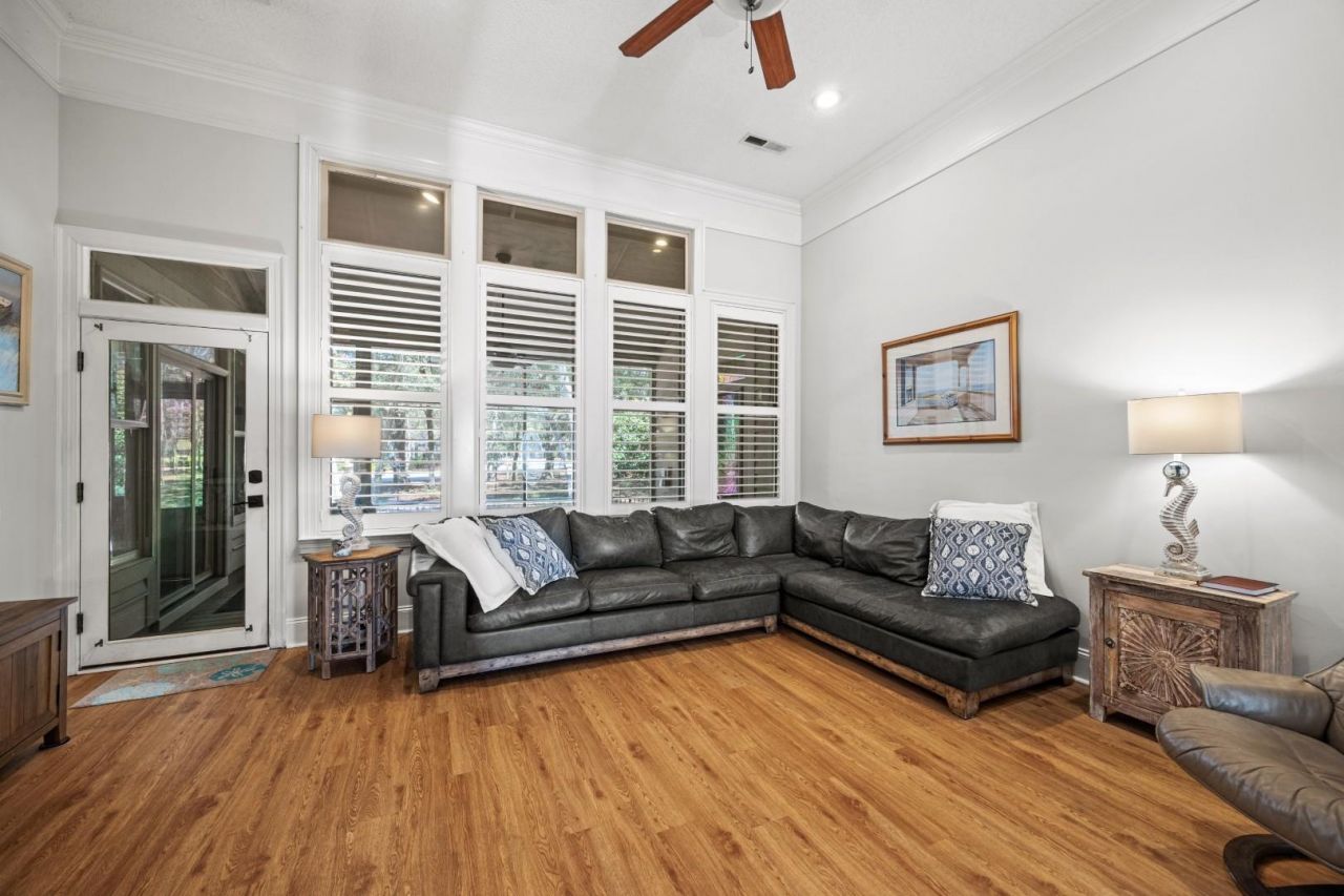 4827 Bucks Bluff Dr. Photo 8