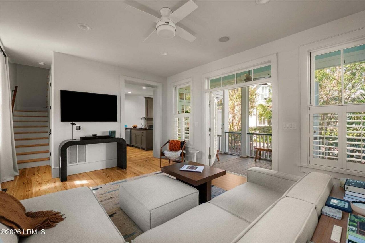 2023 Ashwood Circle Photo 10