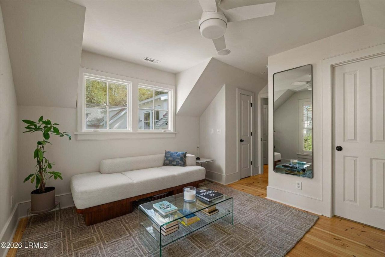 2023 Ashwood Circle Photo 32