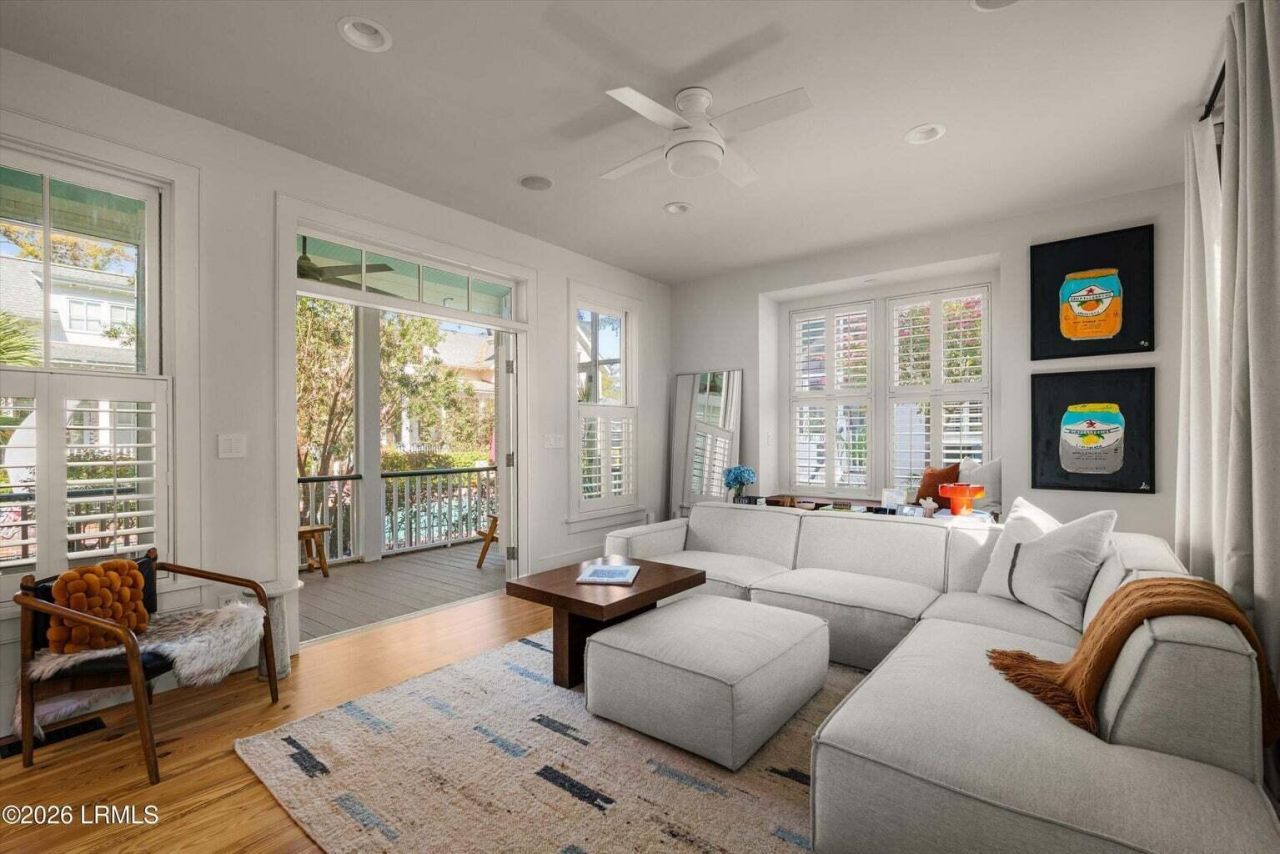 2023 Ashwood Circle Photo 8