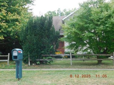 207 Garden Lane, Fowlerville Vlg, MI 48836