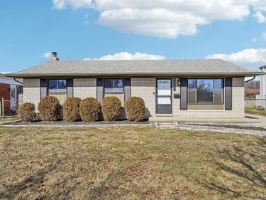 11805 Tahiti Drive, Sterling Heights, MI 48312