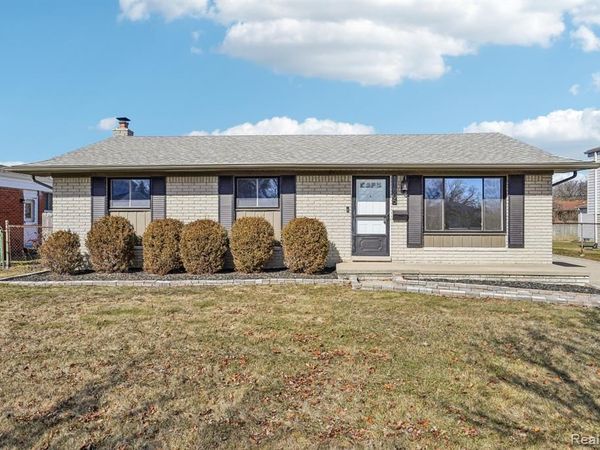 11805 Tahiti Drive, Sterling Heights, MI 48312