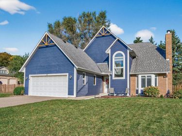 383 Tessier Circle, Vadnais Heights, MN 55127