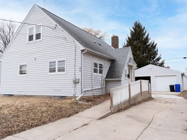 914 W BREWSTER STREET, Appleton, WI 54914