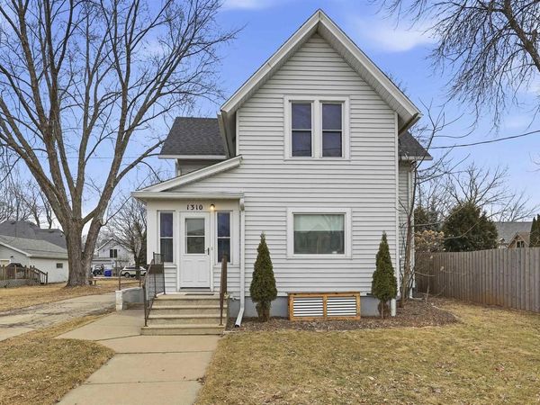 1310 S MADISON STREET, Appleton, WI 54915
