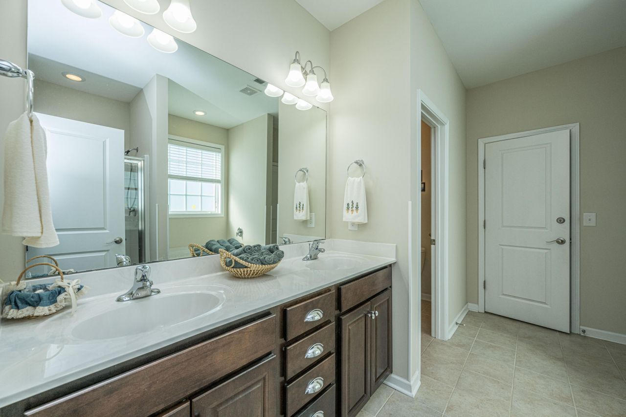 8642 Sentry Circle Photo 16