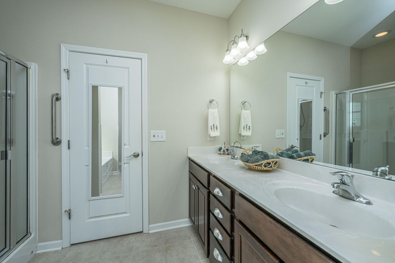 8642 Sentry Circle Photo 18