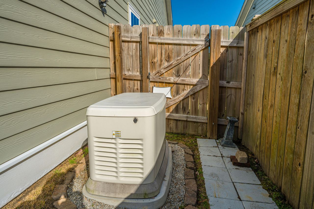 8642 Sentry Circle Photo 38