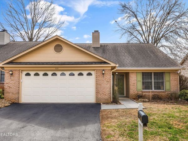 921 Portsmouth Circle, Maryville, TN 37803