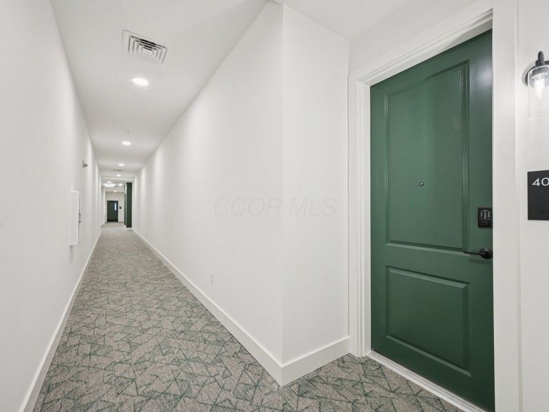 2867 Kobuk Drive, Unit 404, Columbus, OH 43228 Photo 1