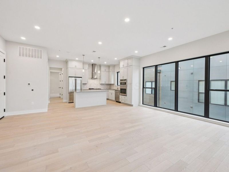 2867 Kobuk Drive, Unit 404, Columbus, OH 43228 Photo 12