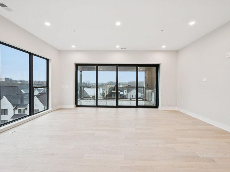 2867 Kobuk Drive, Unit 404, Columbus, OH 43228 Photo 13