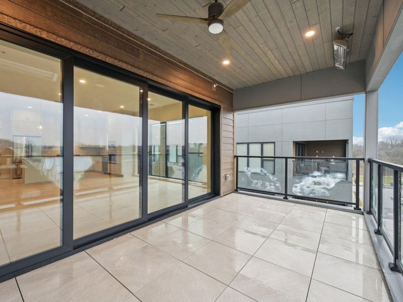 2867 Kobuk Drive, Unit 404, Columbus, OH 43228 Photo 17