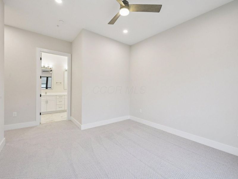 2867 Kobuk Drive, Unit 404, Columbus, OH 43228 Photo 20