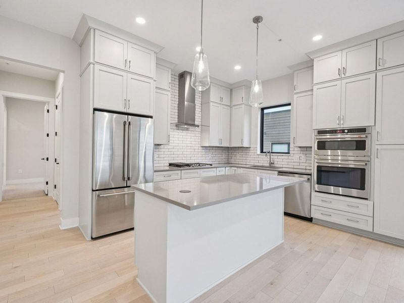 2867 Kobuk Drive, Unit 404, Columbus, OH 43228 Photo 4