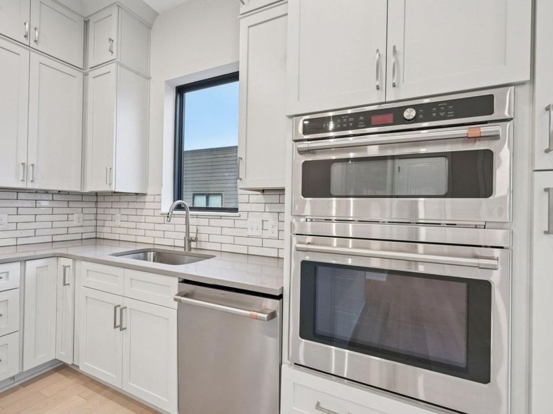 2867 Kobuk Drive, Unit 404, Columbus, OH 43228 Photo 5