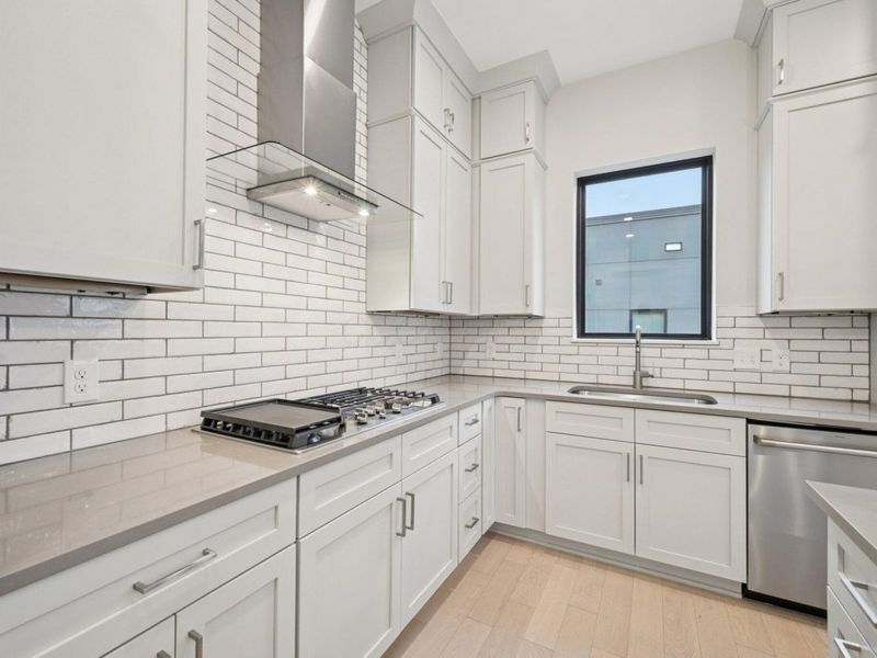 2867 Kobuk Drive, Unit 404, Columbus, OH 43228 Photo 6