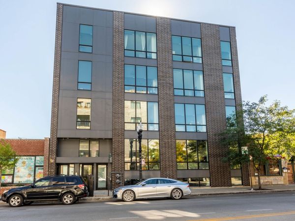 2247 W Lawrence Avenue, Unit 201, Chicago, IL 60625