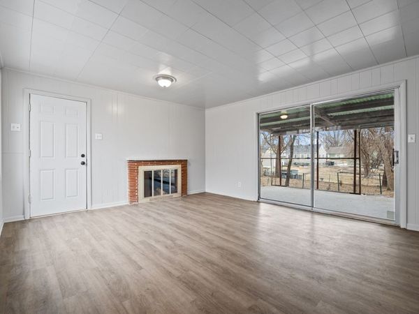 3225 E Washington Avenue, Des Moines, IA 50317