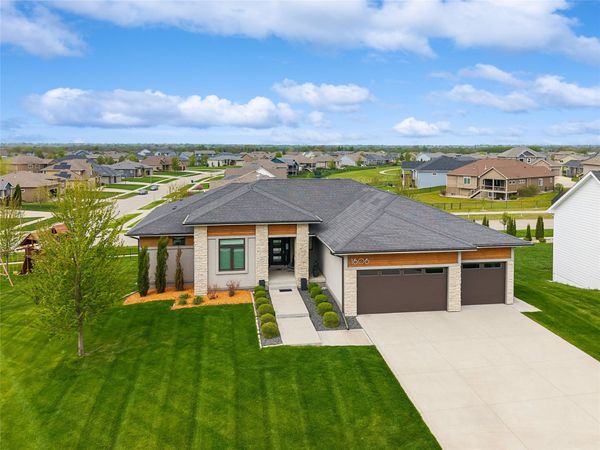 1606 NE Hillside Court, Ankeny, IA 50021