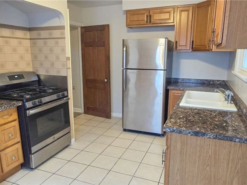 19071 Naumann Avenue , Euclid, OH 44119 Photo 6