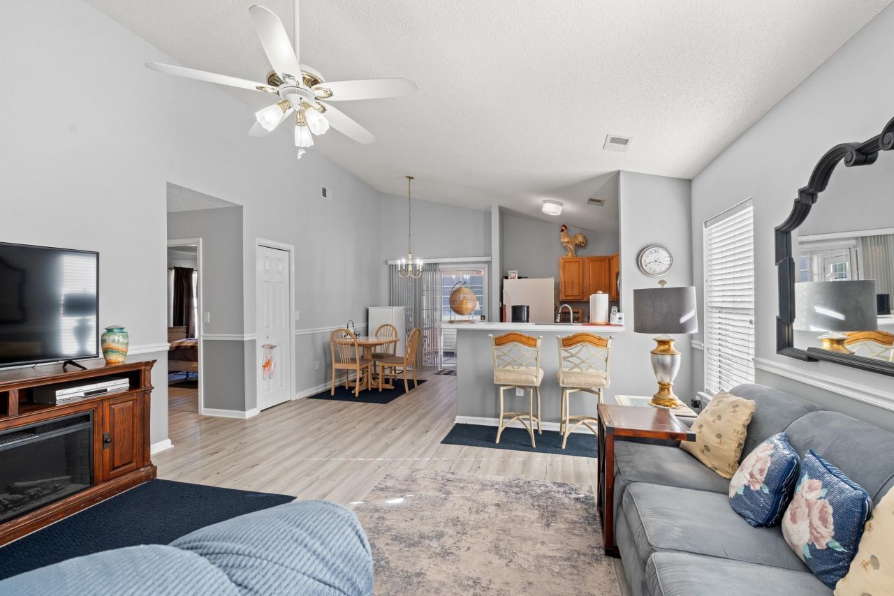 4603 Hidden Creek Ln. Photo 6