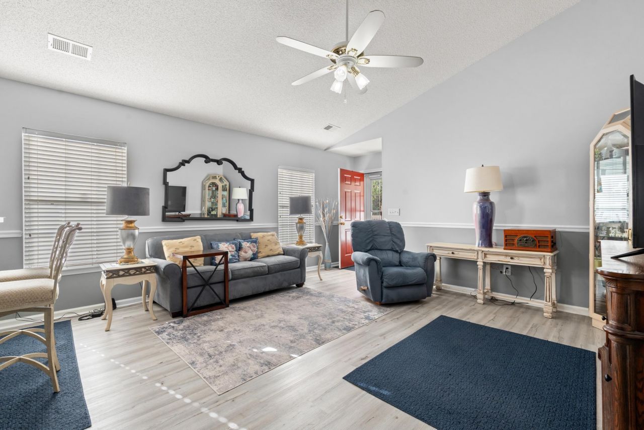 4603 Hidden Creek Ln. Photo 8