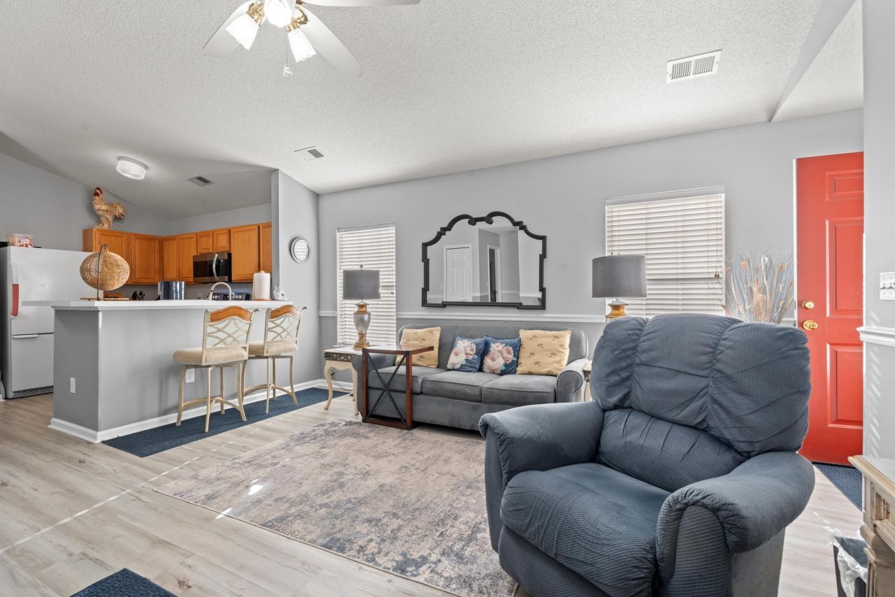 4603 Hidden Creek Ln. Photo 9