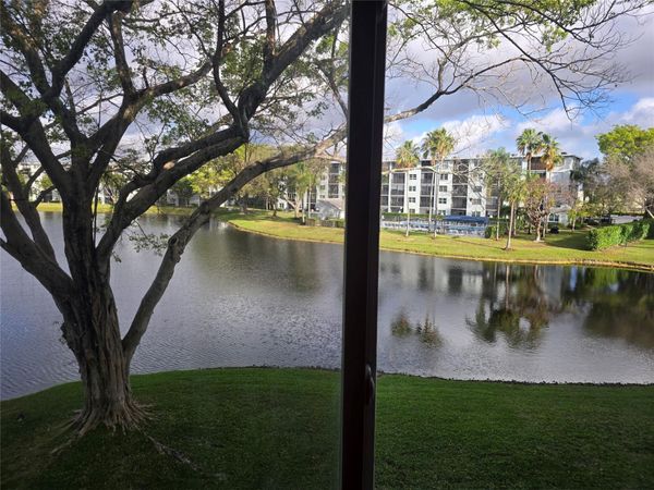 2104 S Cypress Bend Dr, Unit 301, Pompano Beach, FL 33069