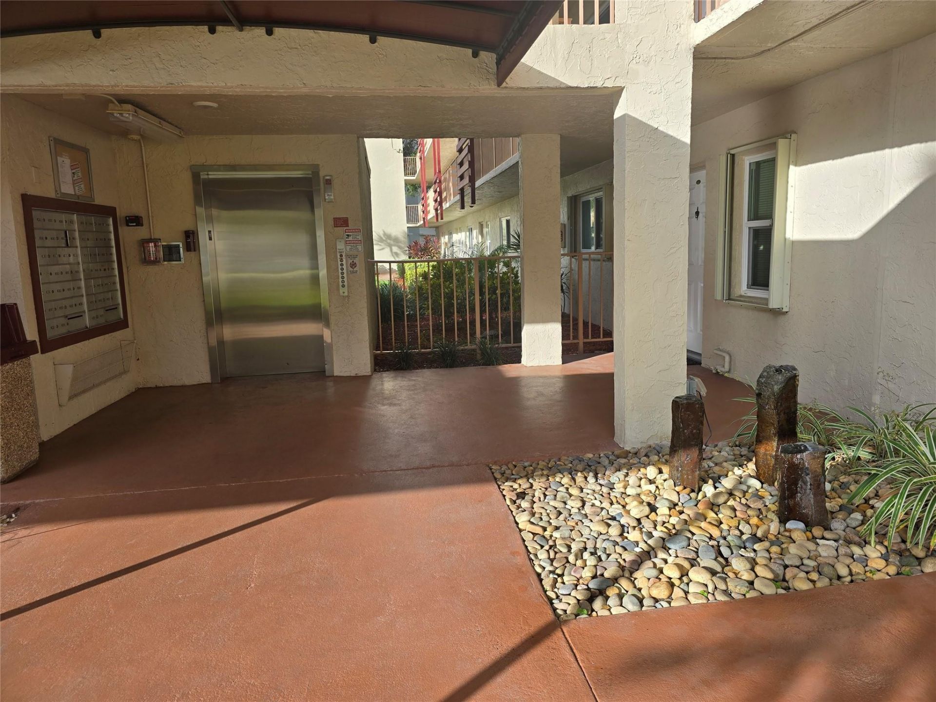 2104 S Cypress Bend Drive, Unit 301, Pompano Beach, FL 33069 Photo