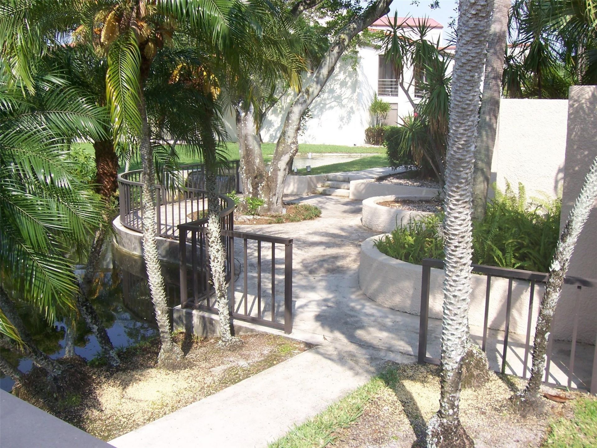 2104 S Cypress Bend Drive, Unit 301, Pompano Beach, FL 33069 Photo