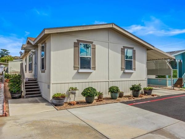 14089 Pomegranate Ave, Unit 214, Poway, CA 92064