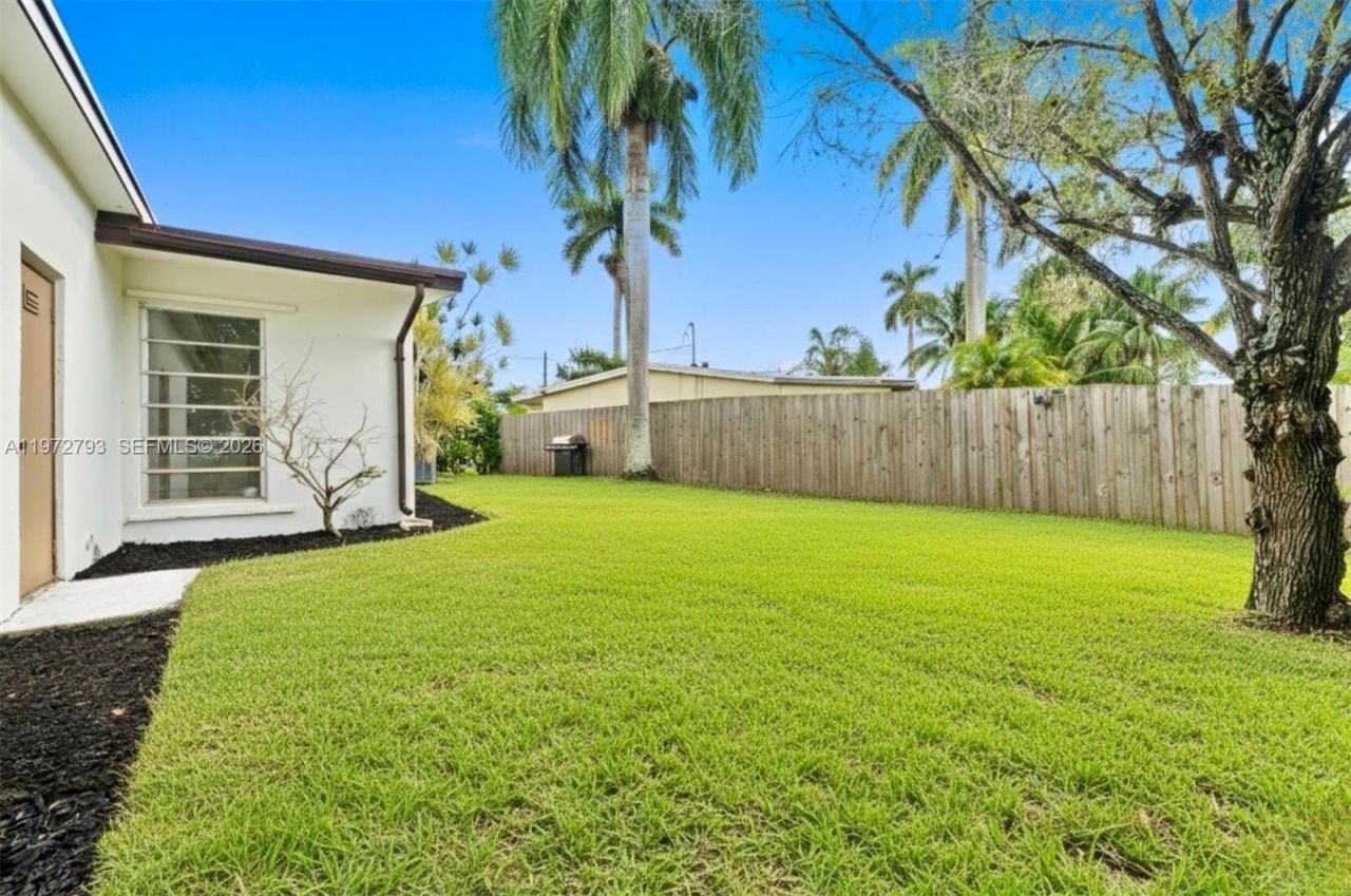 1905 NW 62nd Ter , Margate, FL 33063 Photo