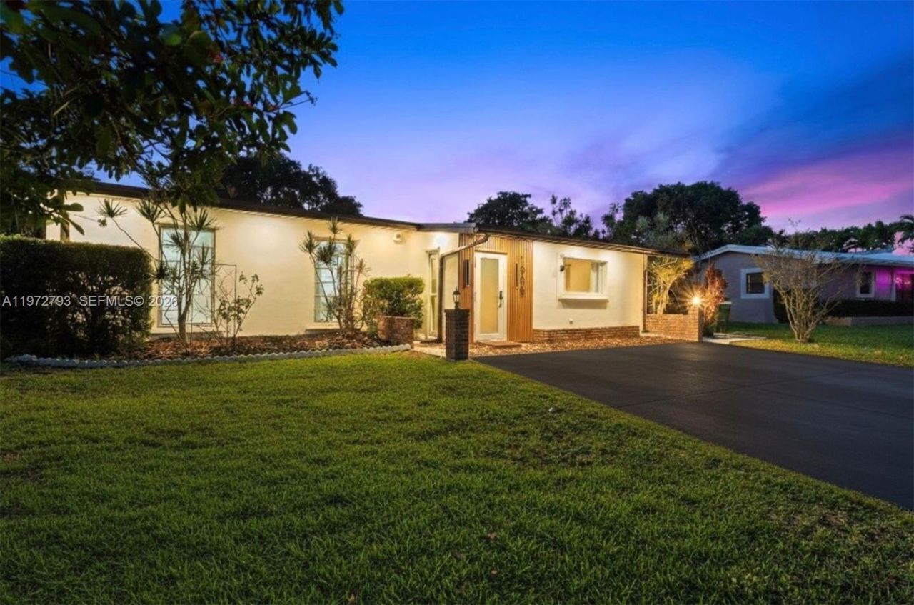 1905 NW 62nd Ter , Margate, FL 33063 Photo