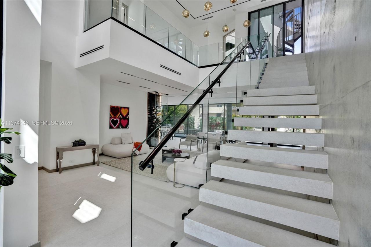 1379 NE 104th St, Miami Shores, FL 33138 Photo