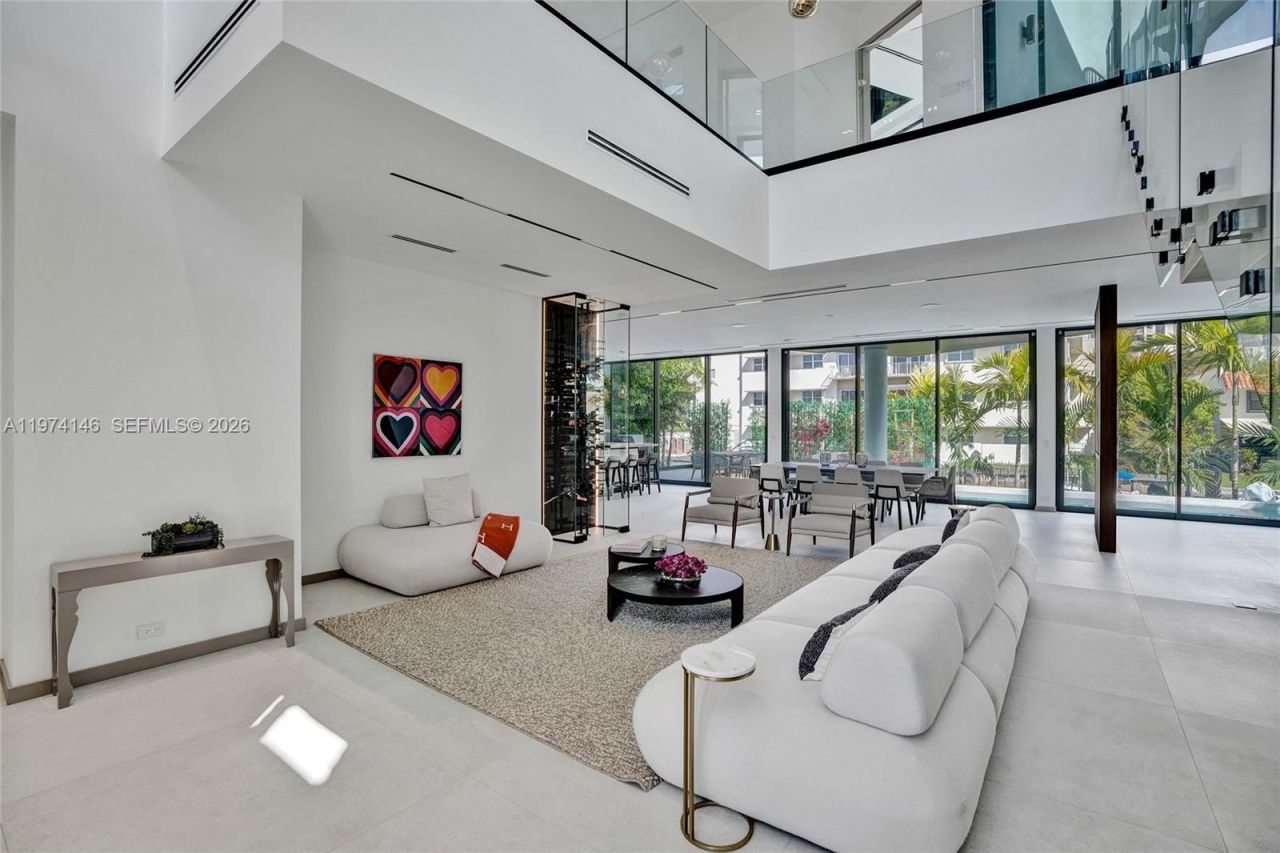 1379 NE 104th St, Miami Shores, FL 33138 Photo