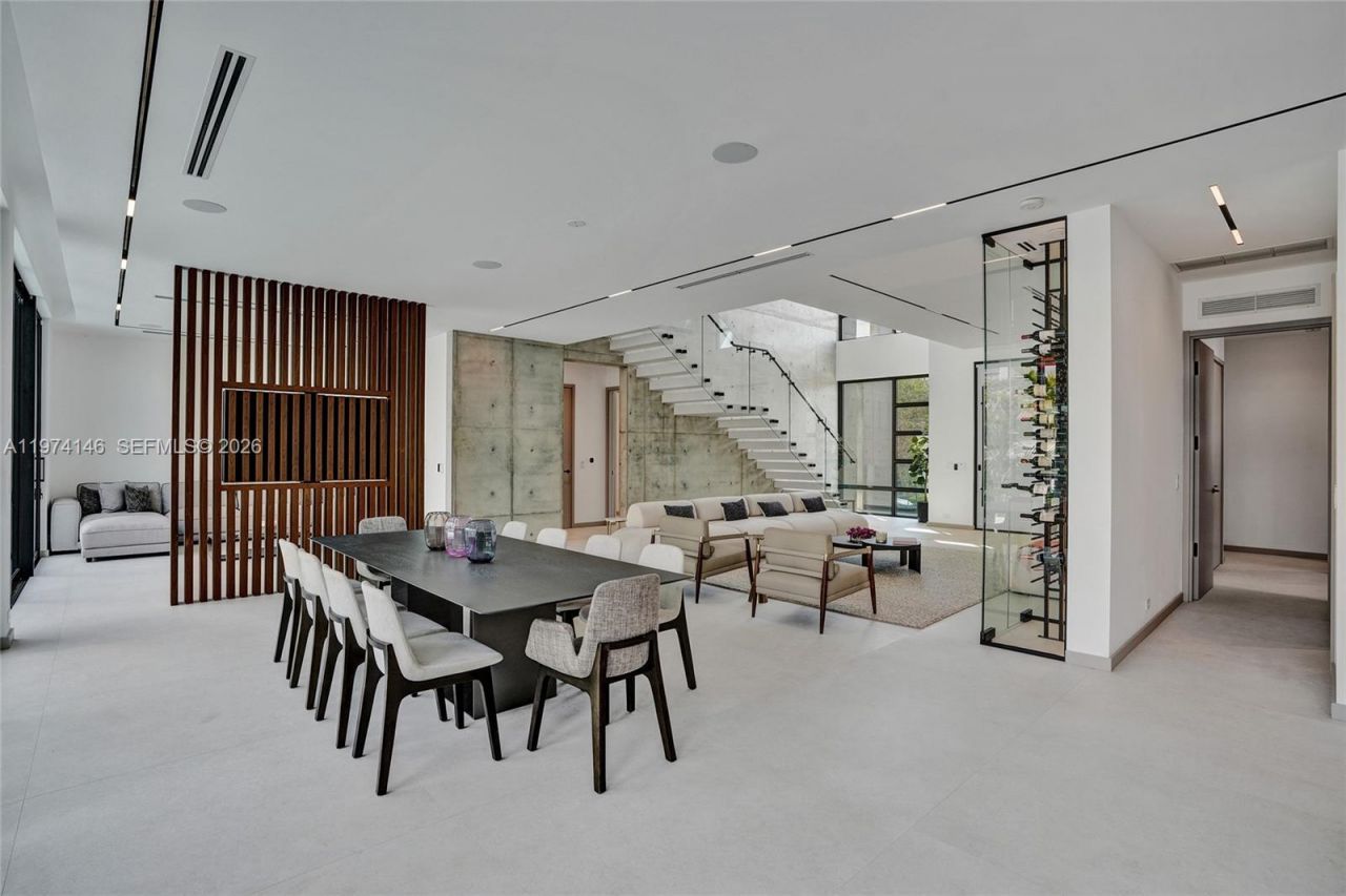 1379 NE 104th St , Miami Shores, FL 33138 Photo