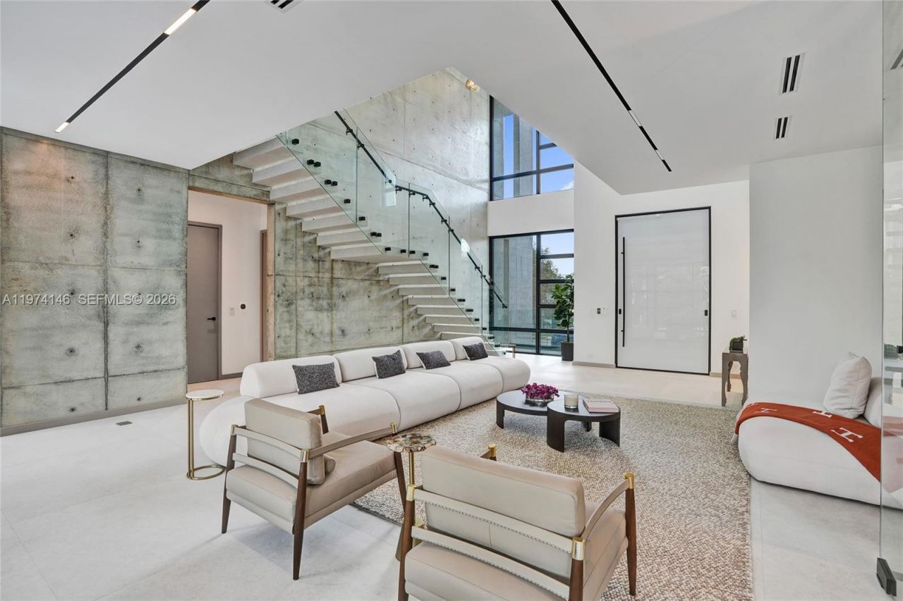 1379 NE 104th St, Miami Shores, FL 33138 Photo