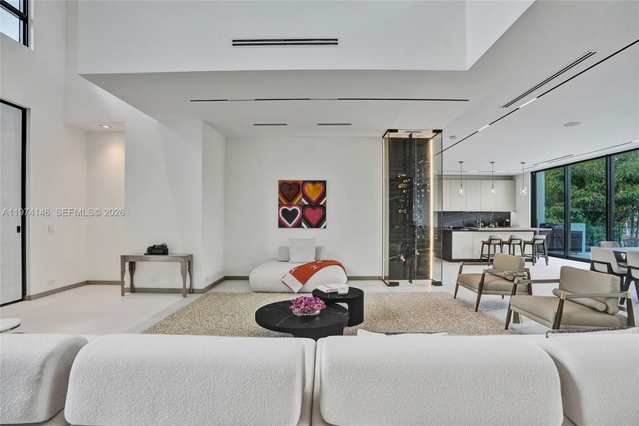 1379 NE 104th St, Miami Shores, FL 33138 Photo