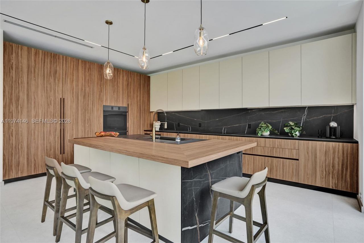 1379 NE 104th St , Miami Shores, FL 33138 Photo