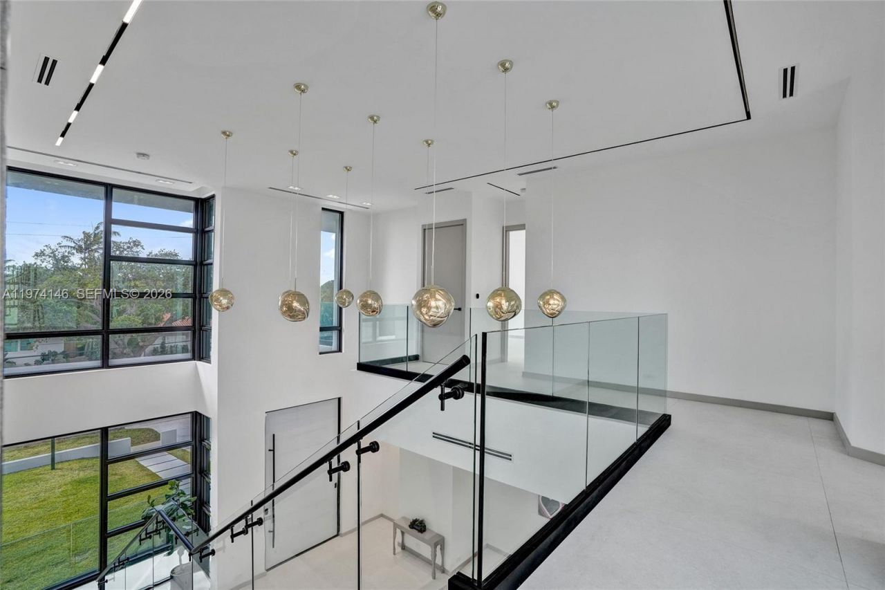 1379 NE 104th St, Miami Shores, FL 33138 Photo