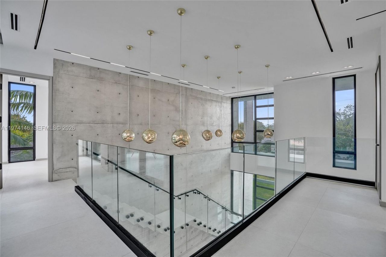 1379 NE 104th St , Miami Shores, FL 33138 Photo