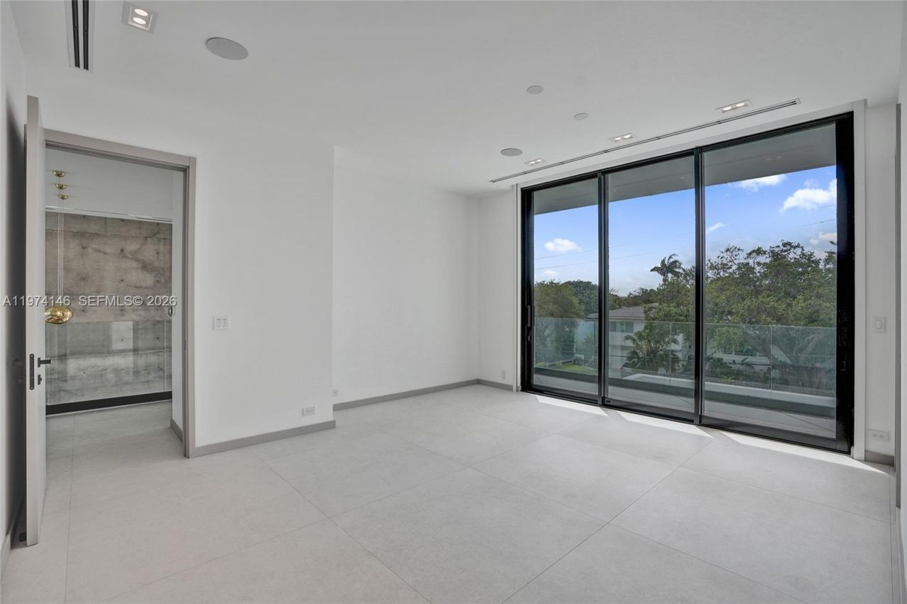 1379 NE 104th St, Miami Shores, FL 33138 Photo
