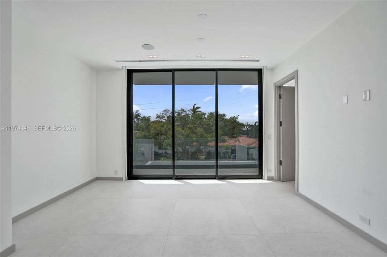 1379 NE 104th St , Miami Shores, FL 33138 Photo