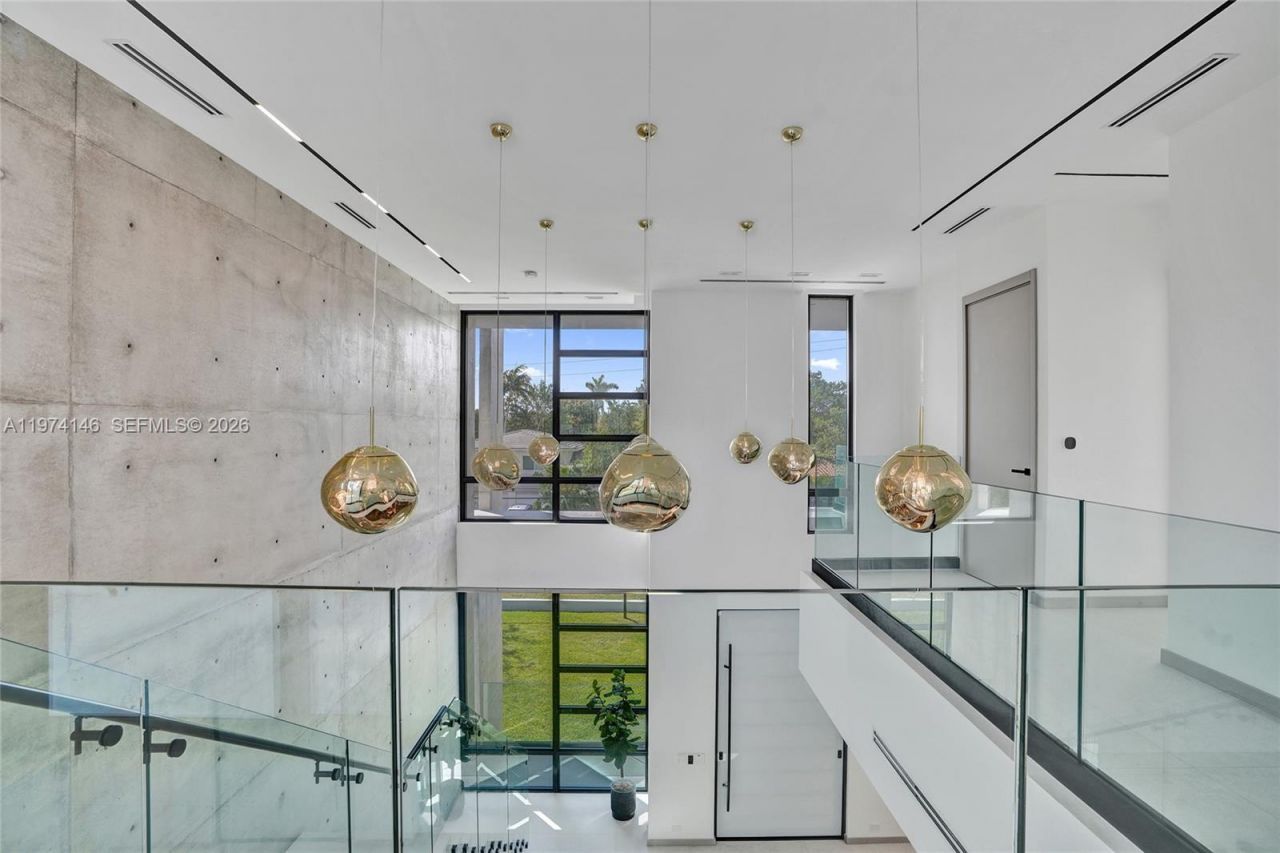 1379 NE 104th St , Miami Shores, FL 33138 Photo