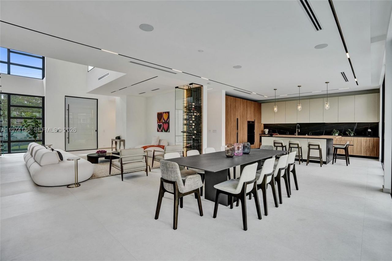 1379 NE 104th St , Miami Shores, FL 33138 Photo